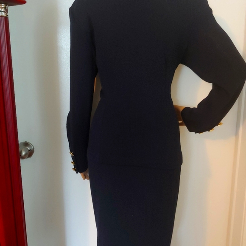 ST JOHN BASIC TIMELESS 6/8 SANTANA KNIT MARIE GRAY NAVY GOLD LOGOS SKIRT SUIT - Picture 7 of 8